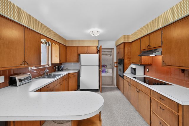 128 Schirmer Parkway, Buchanan City, MI 49107