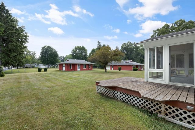 128 Schirmer Parkway, Buchanan City, MI 49107