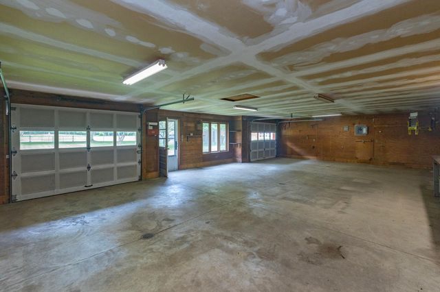 128 Schirmer Parkway, Buchanan City, MI 49107
