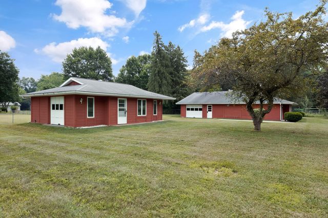 128 Schirmer Parkway, Buchanan City, MI 49107