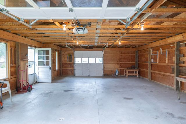 128 Schirmer Parkway, Buchanan City, MI 49107