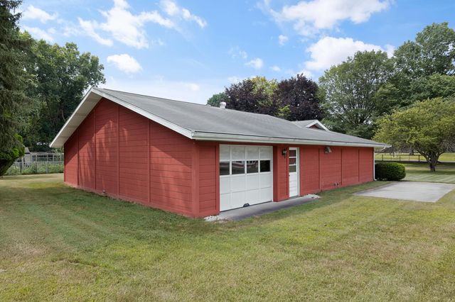 128 Schirmer Parkway, Buchanan City, MI 49107
