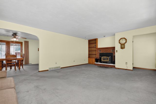 128 Schirmer Parkway, Buchanan City, MI 49107