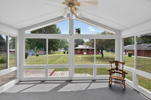 128 Schirmer Parkway, Buchanan City, MI 49107