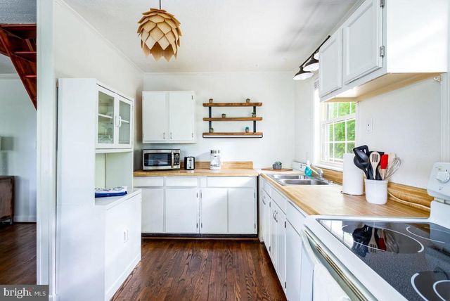 437 JOANS QUADRANGLE RD, Front Royal, VA 22630