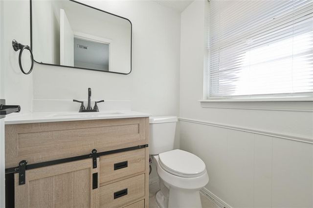 4005 N Oak Grove Drive, Midwest City, OK 73110