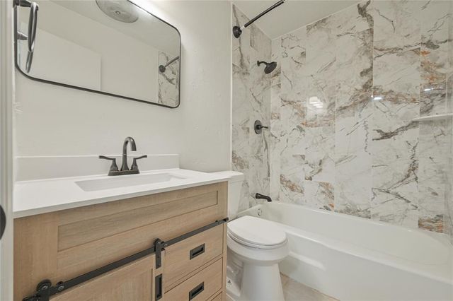 4005 N Oak Grove Drive, Midwest City, OK 73110
