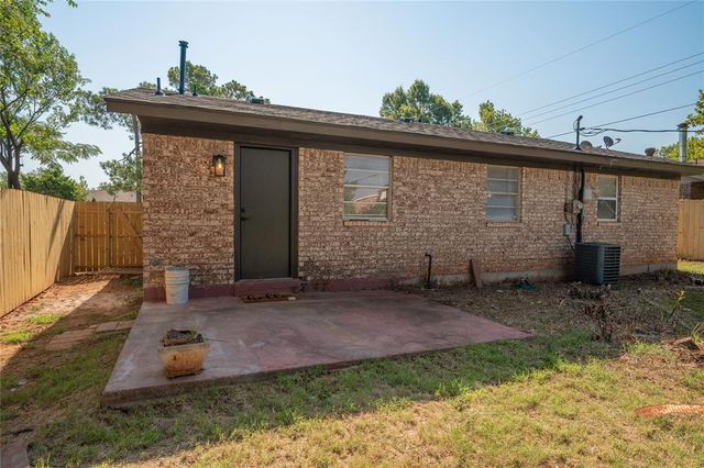 4005 N Oak Grove Drive, Midwest City, OK 73110
