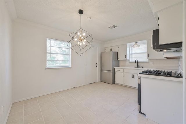 4005 N Oak Grove Drive, Midwest City, OK 73110