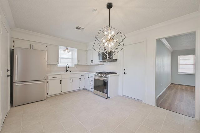 4005 N Oak Grove Drive, Midwest City, OK 73110