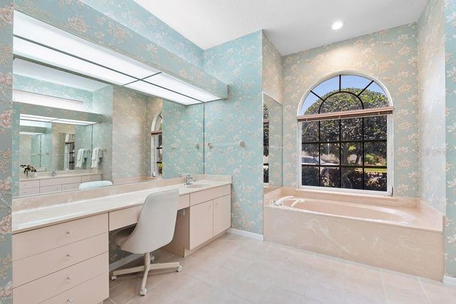 1543 WATERFORD DRIVE, Venice, FL 34292