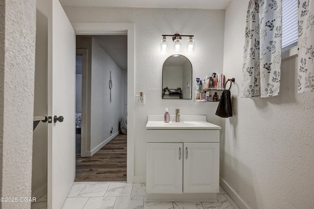 2422 E Manitou Street, Joplin, MO 64801