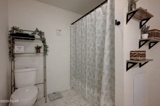 2422 E Manitou Street, Joplin, MO 64801