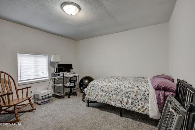 2422 E Manitou Street, Joplin, MO 64801