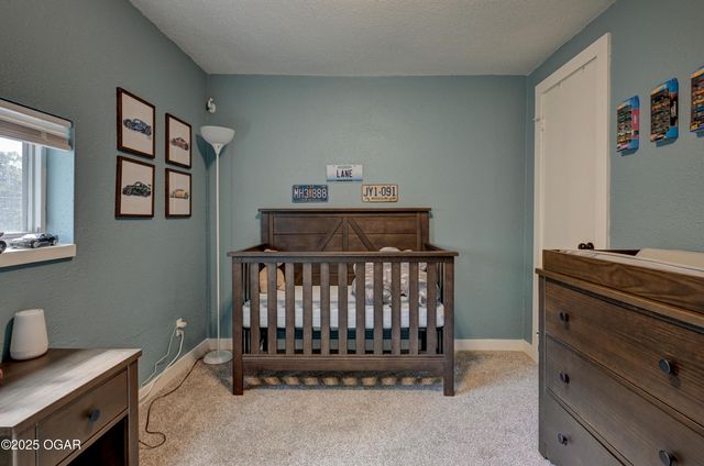 2422 E Manitou Street, Joplin, MO 64801