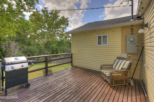 2422 E Manitou Street, Joplin, MO 64801