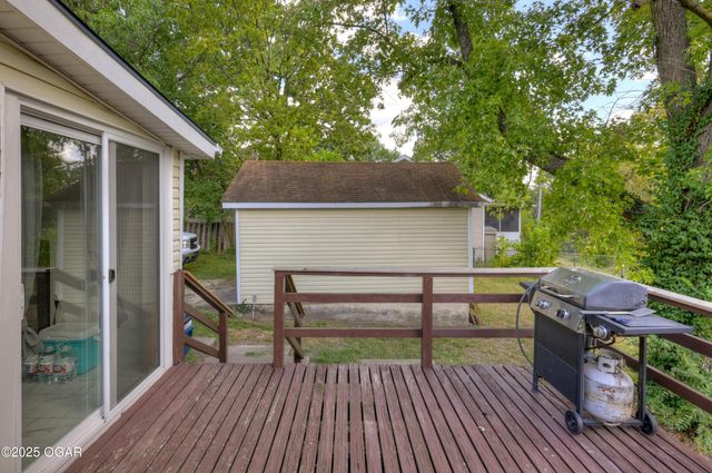 2422 E Manitou Street, Joplin, MO 64801