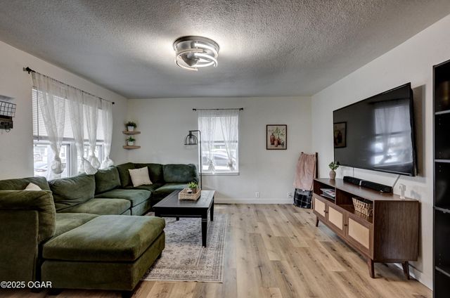 2422 E Manitou Street, Joplin, MO 64801