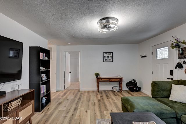 2422 E Manitou Street, Joplin, MO 64801