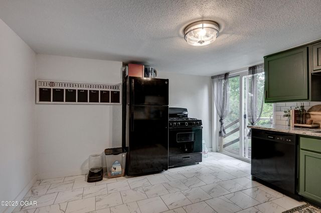 2422 E Manitou Street, Joplin, MO 64801