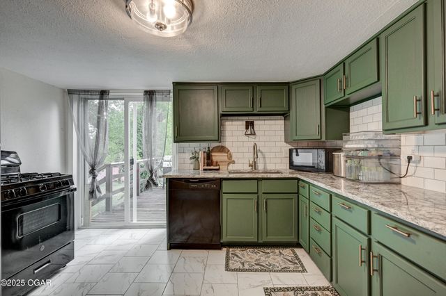 2422 E Manitou Street, Joplin, MO 64801