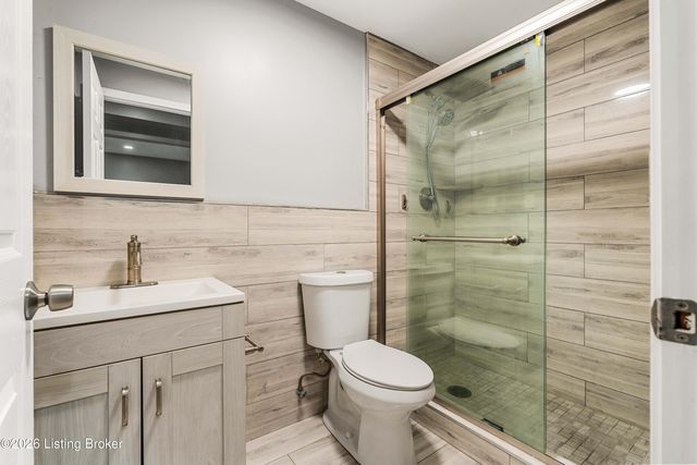 1820 Huckleberry Ln, Prospect, KY 40059