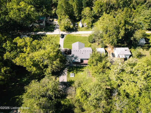 1820 Huckleberry Ln, Prospect, KY 40059