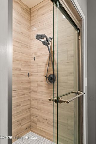 1820 Huckleberry Ln, Prospect, KY 40059