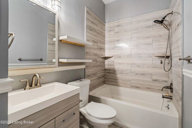 1820 Huckleberry Ln, Prospect, KY 40059