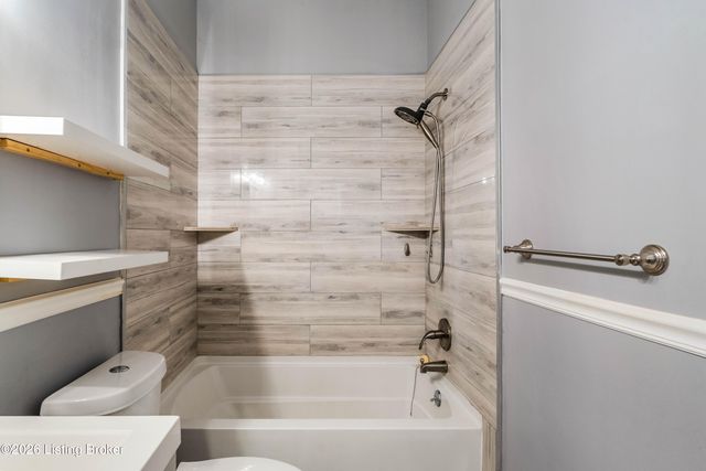 1820 Huckleberry Ln, Prospect, KY 40059