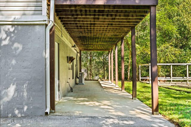 1820 Huckleberry Ln, Prospect, KY 40059