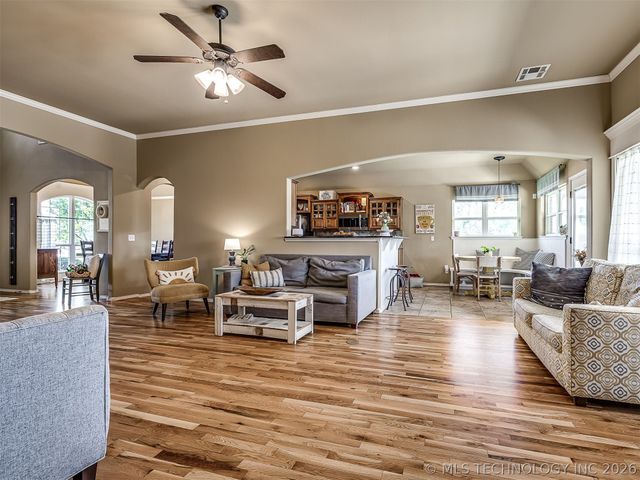 3704 W 107th Street S, Jenks, OK 74037