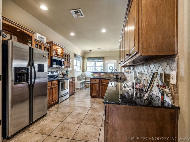 3704 W 107th Street S, Jenks, OK 74037