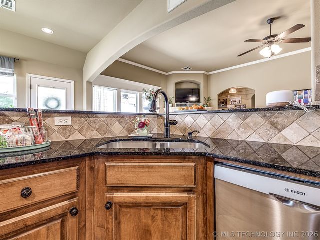 3704 W 107th Street S, Jenks, OK 74037
