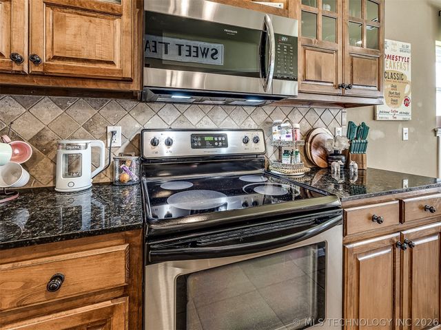 3704 W 107th Street S, Jenks, OK 74037