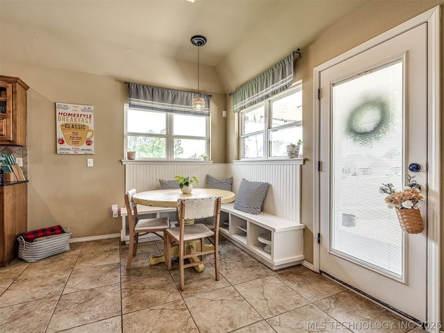 3704 W 107th Street S, Jenks, OK 74037