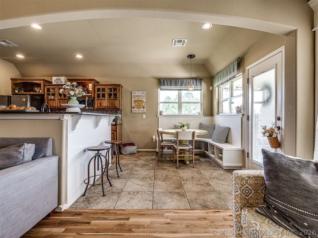 3704 W 107th Street S, Jenks, OK 74037