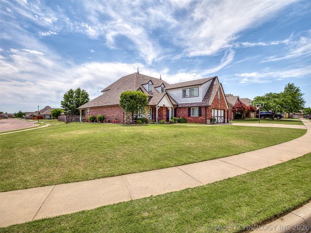 3704 W 107th Street S, Jenks, OK 74037