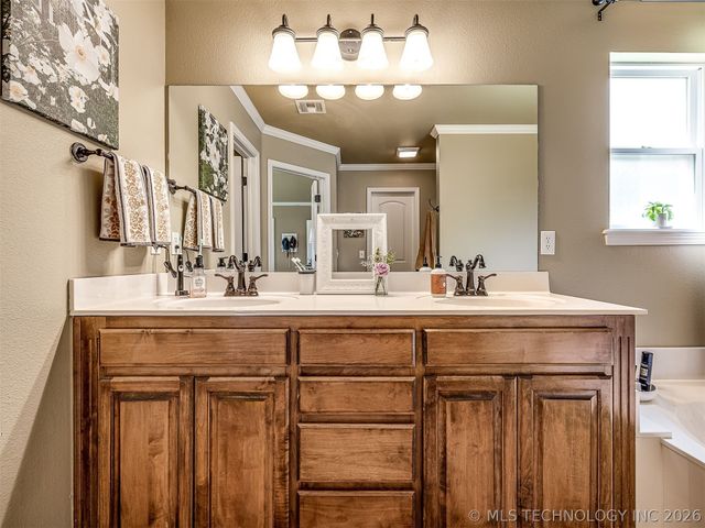 3704 W 107th Street S, Jenks, OK 74037