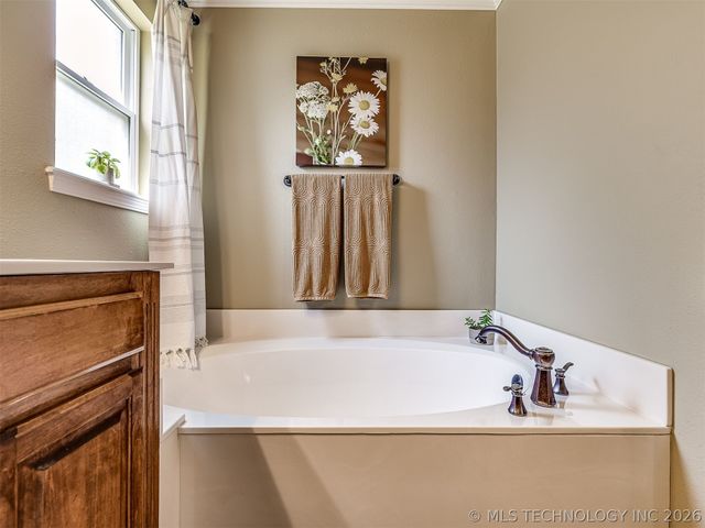 3704 W 107th Street S, Jenks, OK 74037
