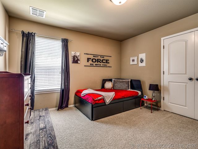 3704 W 107th Street S, Jenks, OK 74037