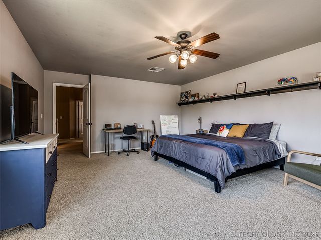 3704 W 107th Street S, Jenks, OK 74037