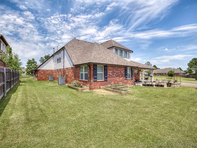 3704 W 107th Street S, Jenks, OK 74037