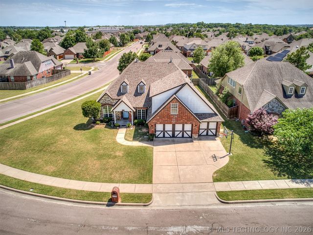 3704 W 107th Street S, Jenks, OK 74037