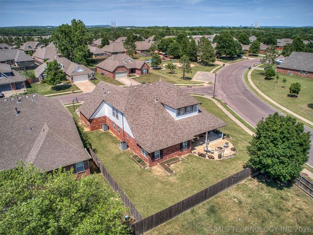 3704 W 107th Street S, Jenks, OK 74037