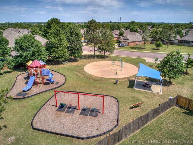3704 W 107th Street S, Jenks, OK 74037