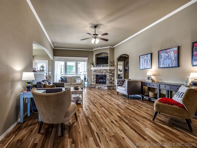 3704 W 107th Street S, Jenks, OK 74037