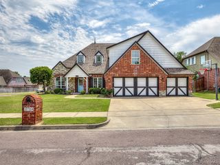 3704 W 107th Street S, Jenks, OK 74037