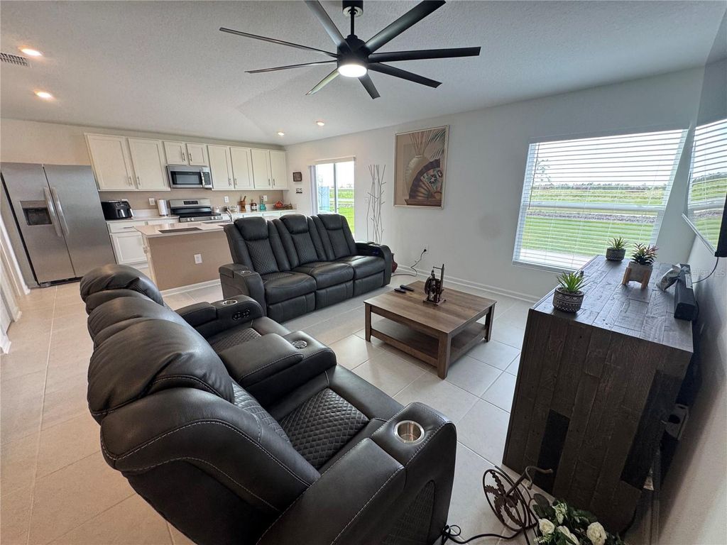 Image 9 of property listing at 2405 BLUESTONE ROAD, Haines City, FL 33844