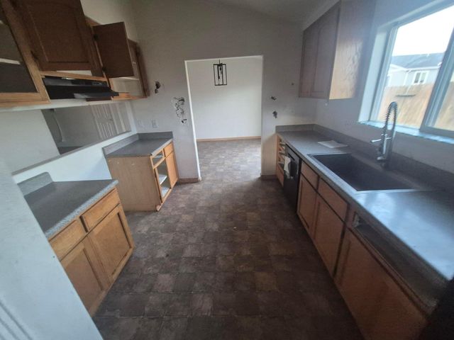 8028 Thunderhead Avenue, White City, OR 97503